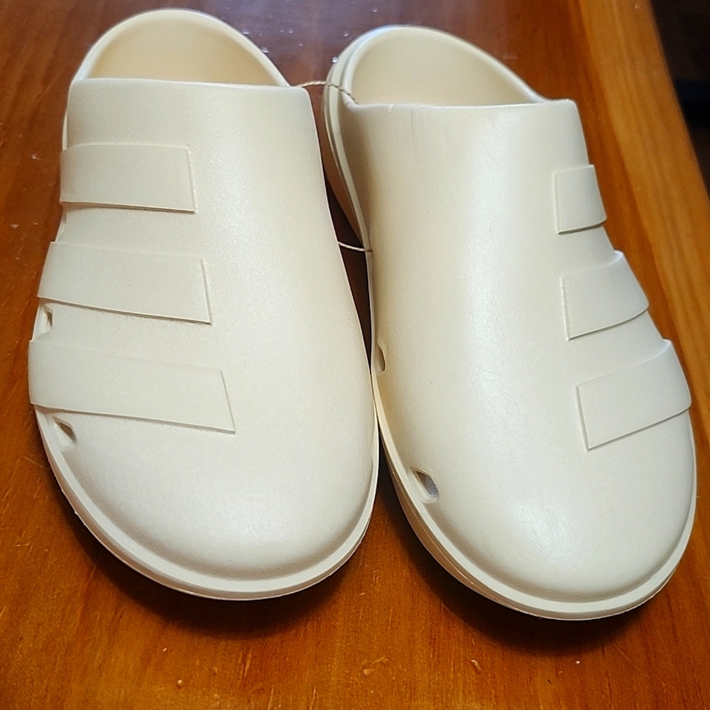 Adicane Clog Ivory 11 Slip-On Footwear